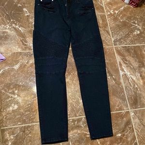 Black Fashion Nova jeans in the size 15 women’s.